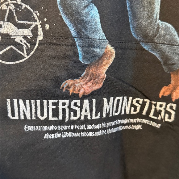 UNIVERSAL MONSTERS WOLFMAN Black Hoodie IN MEDIUM - Picture 2 of 6